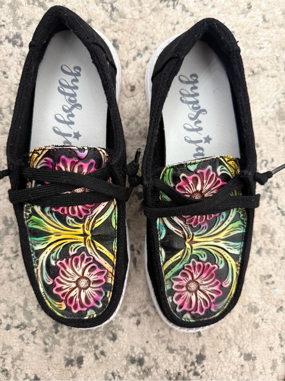 NWOT Gypsy‎ Jazz Tulip Black Floral Ladies Casual Sneakers Size 6.5